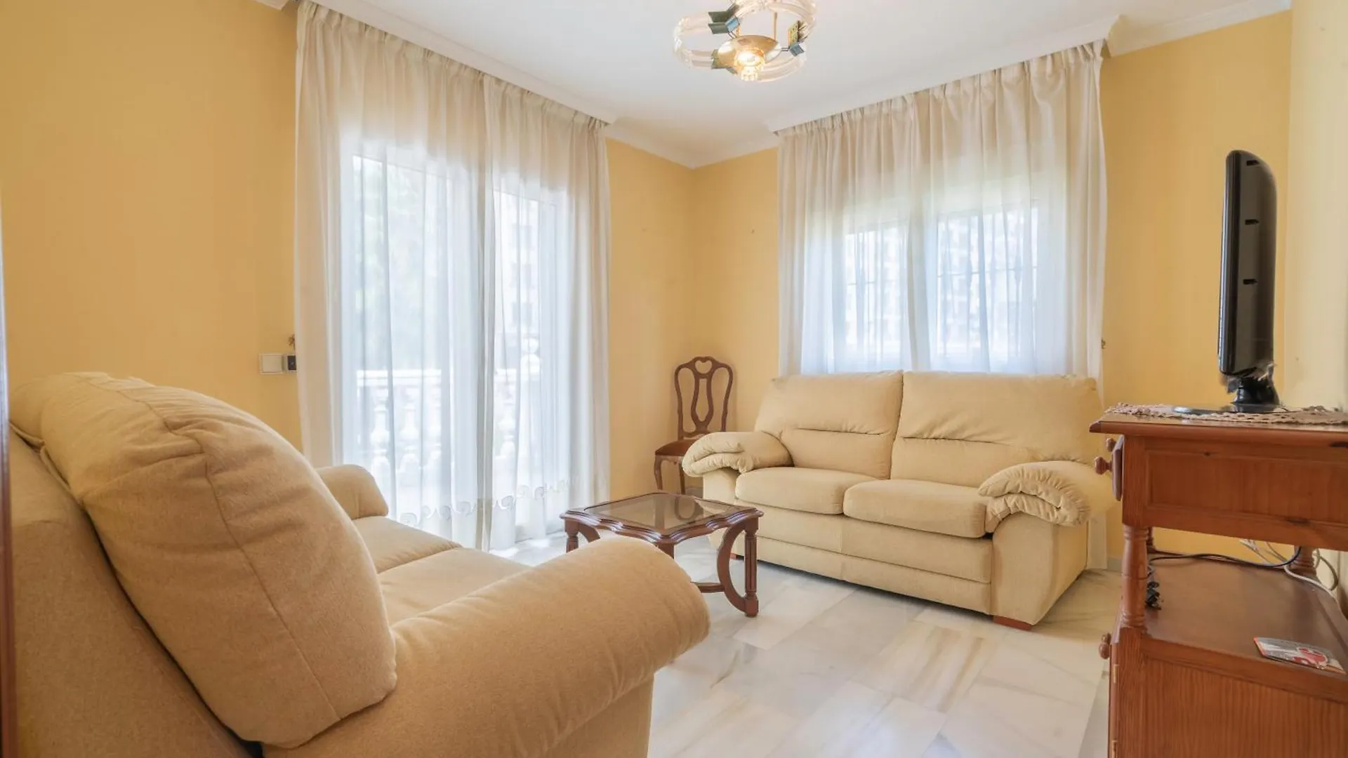 펜션 푸엔히롤라 Casa Calzado Guerra 빌라